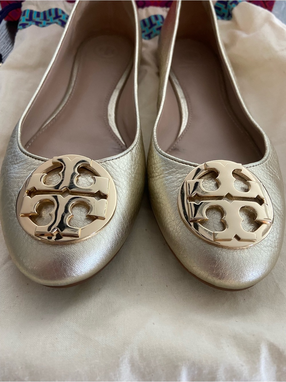 Tory Burch Metallic Gold Logo Ballet Flats - Picture 2 of 12